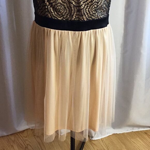 Sleeveless dress with lace top in size 1 XL by MYSTIC - Picture 4 of 16